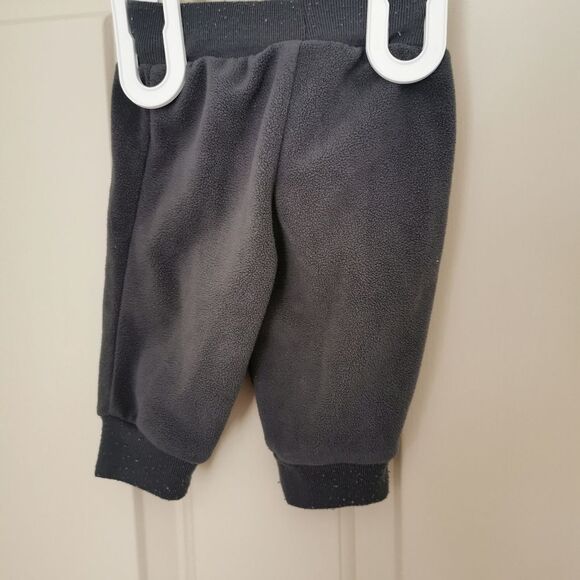 5/$10 Simple Joys by Carter's pants size 0-3 m - Picture 2 of 3